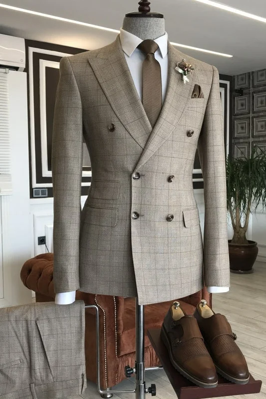 Light Brown Plaid Peaked Lapel Double Breasted Business Suits Tailored Wedding Suits