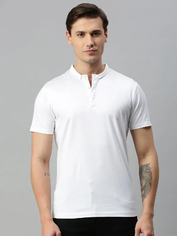 Men White Smart Fit Mandarin Collar T-shirt MM2